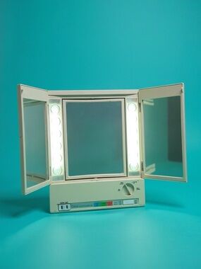 Vintage Clairol True To Light VIII Makeup Mirror Lighted Vanity Working